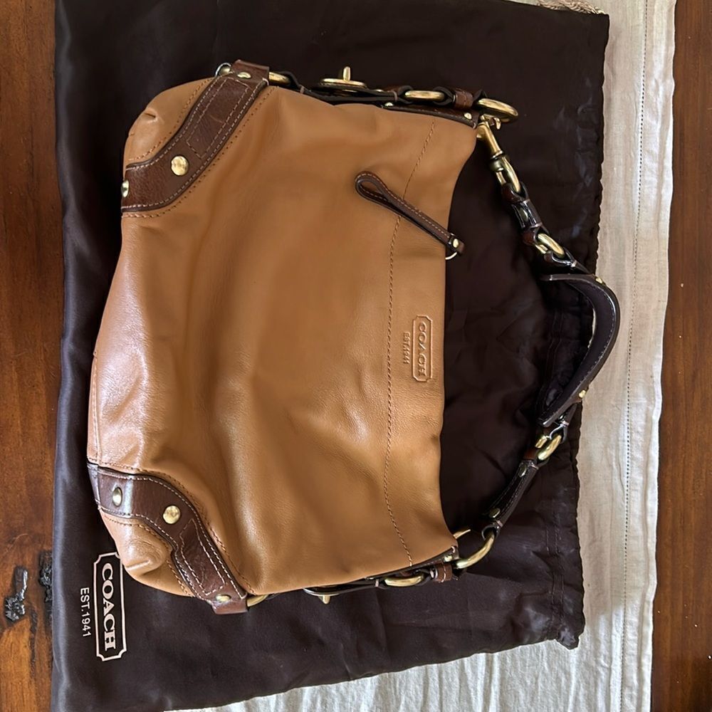 Coach Shoulder bag Impeccable Tan and brow gold hardware dust bag original - Picture 3 of 13